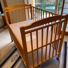 木製ベビーベッド　幅125×奥行77×高さ110㎝の画像