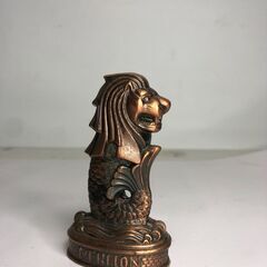 Lionライオン飾り物の画像