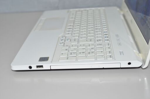 中古良品ノートパソコン Windows11+office 新品爆速SSD256GB 富士通 AH42/W Celeron-3205U/メモリ4GB/15.6インチ/webカメラ/無線/DVDマルチ
