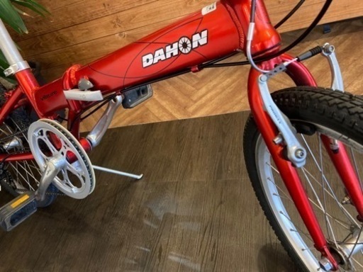 【DAHON vitesse 前後タイヤ・チューブ新品！】アルミフレーム　7速　20インチ折りたたみ自転車　レッド