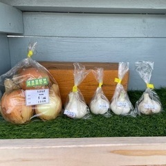 玉ねぎ🧅にんにく🧄各100円　