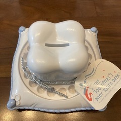 BABY TOOTH BANK 乳歯貯金箱　未使用