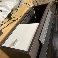 テレビ台 