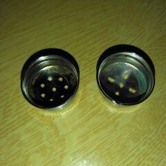 塩コショウ入れ物の画像