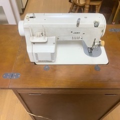 JUKI  昭和の足踏みミシンの画像