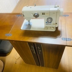 JUKI  昭和の足踏みミシンの画像