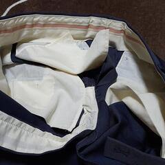 (お譲りします)ズボン　紺色　の画像