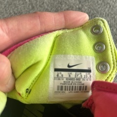 NIKEスニーカー23.5cmの画像