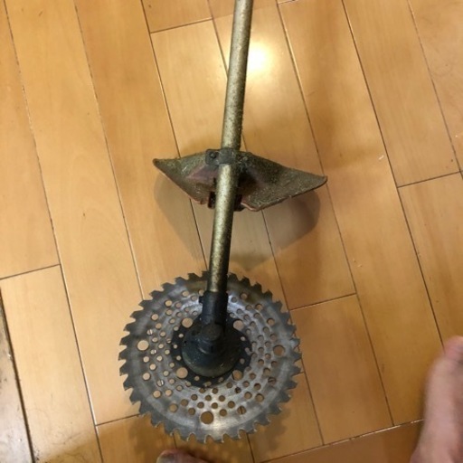 草刈り機譲ります。