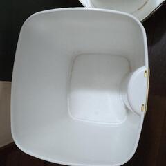 おむつゴミ箱の画像