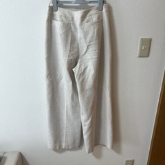 【ナチュラルビューティーベーシック】白長ズボンの画像