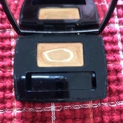 CHANEL ゴールドアイシャドウの画像