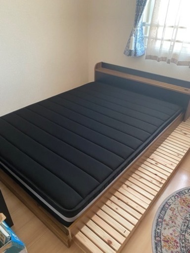 ダブル　ローベッドフレーム　マットレス付き