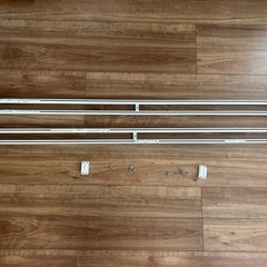 カーテンレール2個(1650mm、天井取り付けタイプ、白、ふさ掛け付き)の画像