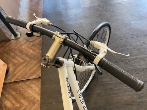 【LOUIS GARNEAU CHASSE前後タイヤ・チューブ新品！】3×8速　700×28cクロスバイク　ホワイト