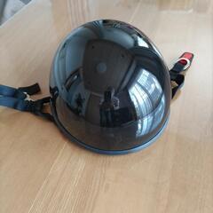 バイクのヘルメットの画像