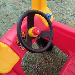 車のおもちゃの画像