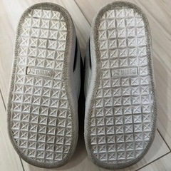 プーマ　キッズシューズ　16cm ミニオンコラボシューズ　スエードの画像