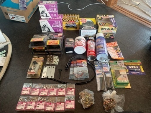 バイクのバッテリーやパーツ類！！