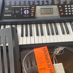 動作品　ヘッドフォン付き　CASIO 電子ピアノ