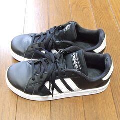 adidas　アディダス　スニーカー　レディース　22.5　黒
