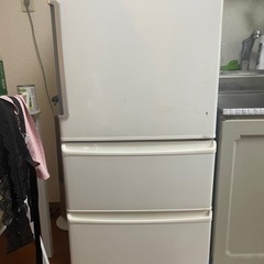 冷蔵庫　無料で差し上げます
