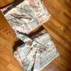 カーテンやクッションやこたつ敷布団など0円の画像