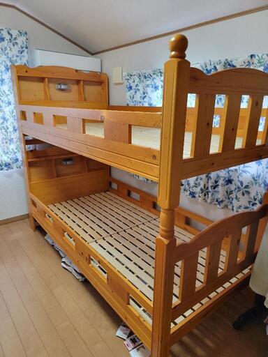 二段ベッド　分割使用可能　宮ライト付き