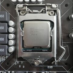 マザーボード ASUS P8B75MとCPU Intel Core i5 2500Sのセットの画像