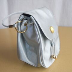 ハンドバッグ　薄いグリーン　金色の金具　紐付き　※シミあり　●レトロ　バブル　パーティーの画像