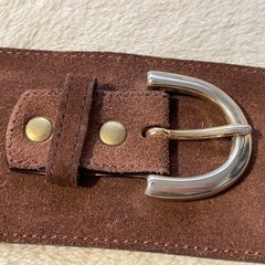 AMBOISE アンボワーズ　革のベルト　穴横スレと小さな傷1個ありの画像