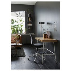 IKEA LILLÅSEN リルオーセン デスク, 竹, 102x49 cmの画像