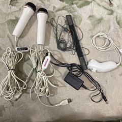 Wii本体、マイク、バランスボードなどの画像