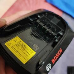 中古 BOSCH インパクトドライバー バッテリー2個の画像
