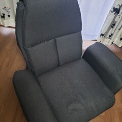 ひじ掛け付き座椅子