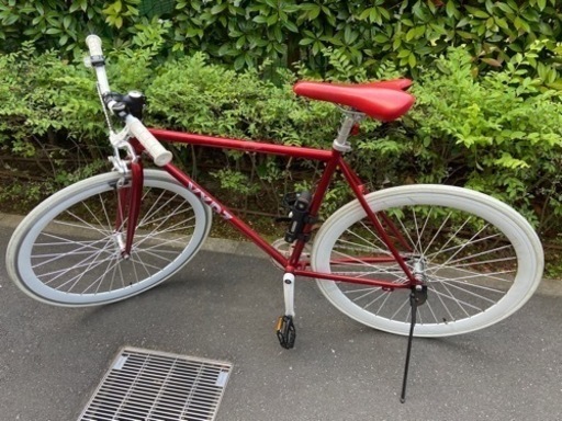 ピストバイク 赤