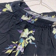 AZUL 花柄ロングスカートの画像