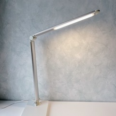 LED電気スタンド　無段階光色切替機能付の画像