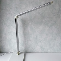 LED電気スタンド　無段階光色切替機能付