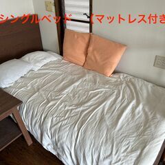 【お譲りします！】IKEAダブルベッドフレーム×2・IKEAシングルベッドフレーム×1・IKEAソファーベッド×1の画像