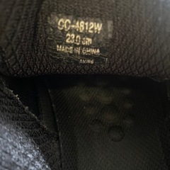 セダークレスト ウォーキングシューズ 23cmの画像