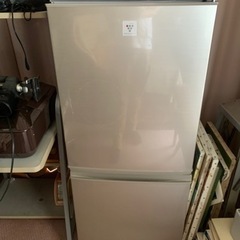 シャープ2014年製冷蔵庫の画像