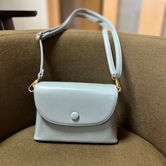 ショルダーバッグ　グレー
