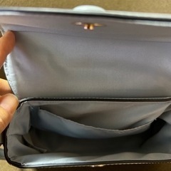 ショルダーバッグ　グレーの画像