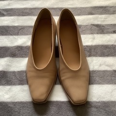 GUローヒールパンプス　サイズMの画像