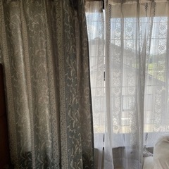 カーテンいっぱい