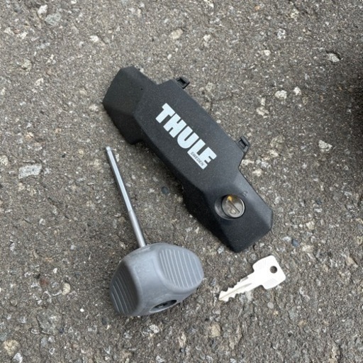 【値下げ】30プリウス　ルーフラック　フットバーセット　スーリー　THULE