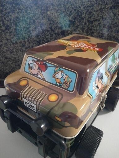 ミッキーファン必見！　珍しい車の形をした、可愛い缶箱！