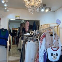 店舗様向けアパレル卸、仕入（洋服屋、アパレルショップ、セレクトショップ、古着屋、洋品店、衣料品店様など）。他店舗との差別化、新規店舗開店の仕入に最適です。他とは違う仕入先をお探しのかたは、ぜひ一度ご覧ください。店舗見学もやっております。の画像