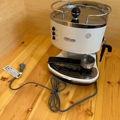 デロンギ　エスプレッソカプチーノメーカー　EC0310W